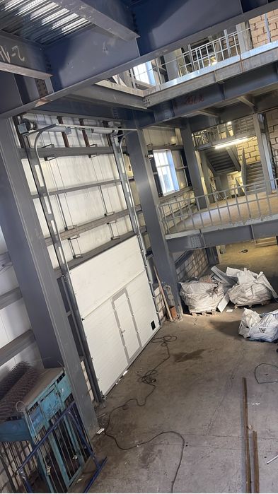 Промышленные секционные ворота