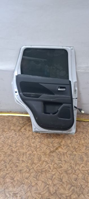 Продам дверь от митсубиси аутлендер 2012г