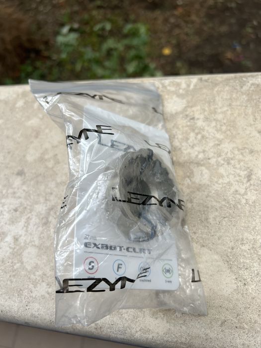 Ключ за средно движение и венец касета Lezyne EXBBT-CLRI