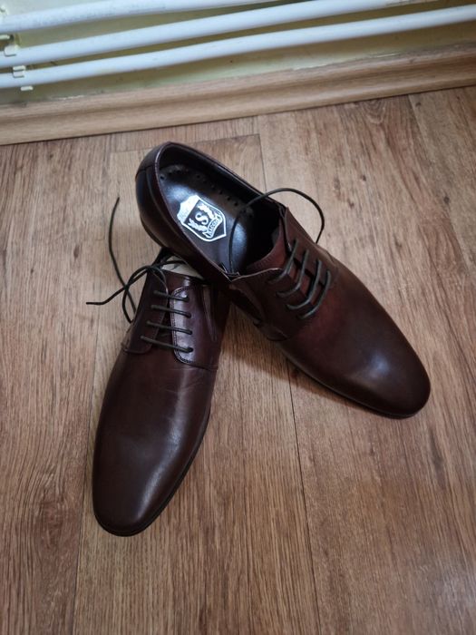 Vind pantofi bărbați