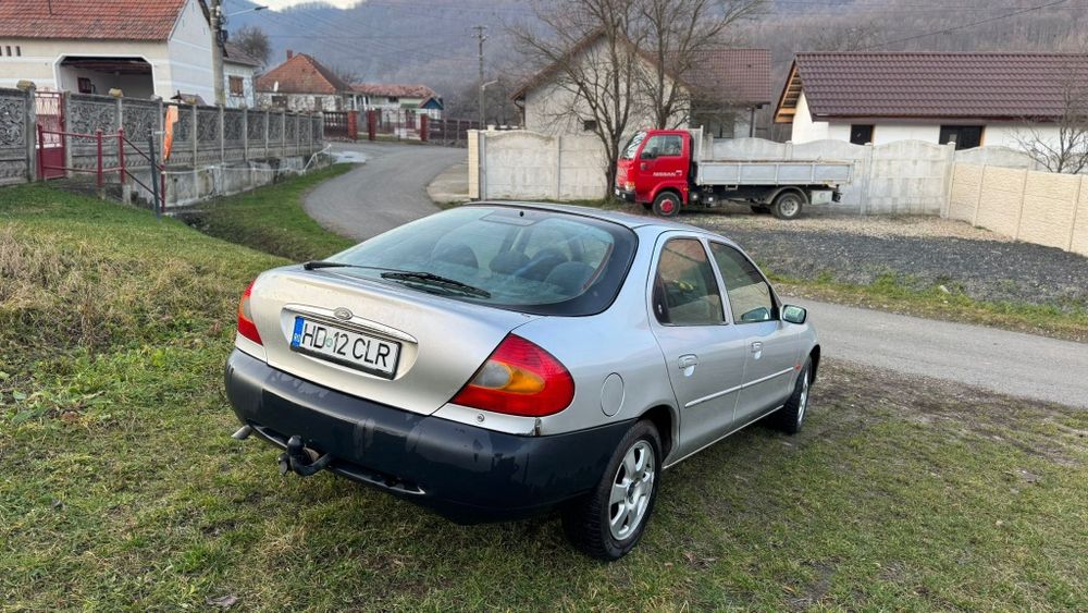 Ford Mondeo Ghia Cutie Automata Benzină + Gpl Pret 750euro