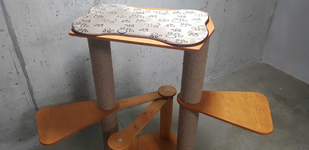 Продавам катерушка (драскалка) за котки