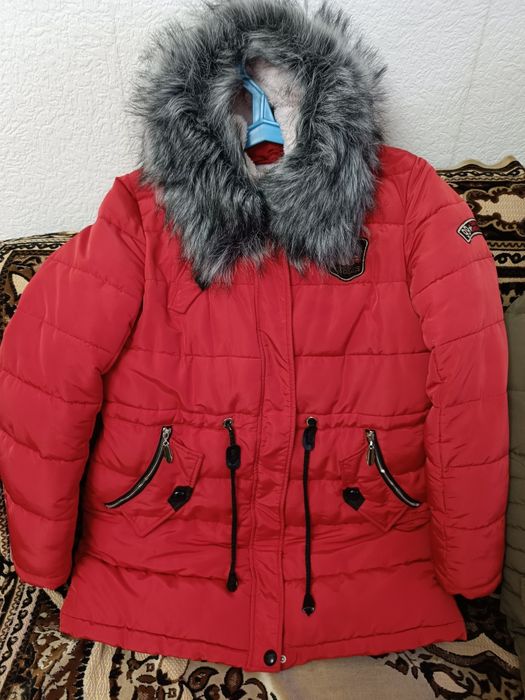 Продам две парки в отличном состоянии