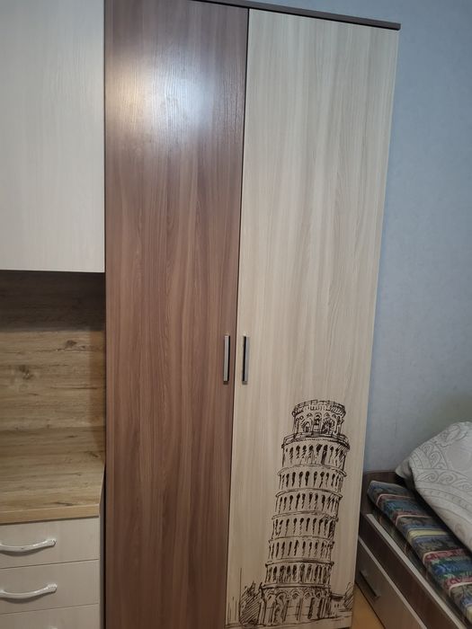 Двух ярусный кровать
