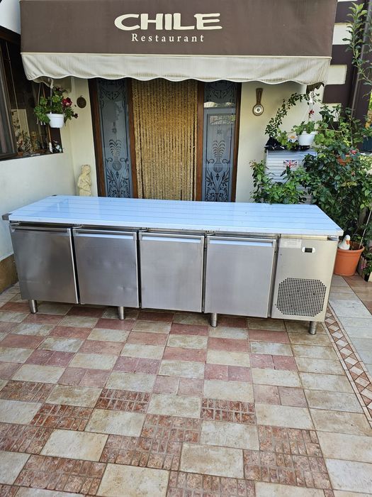 Masă rece 4 usi inox dimensiuni 225/70 cm