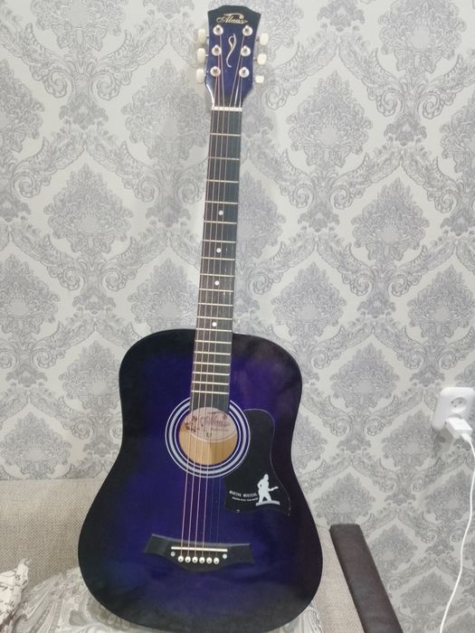 Гитара акустическая