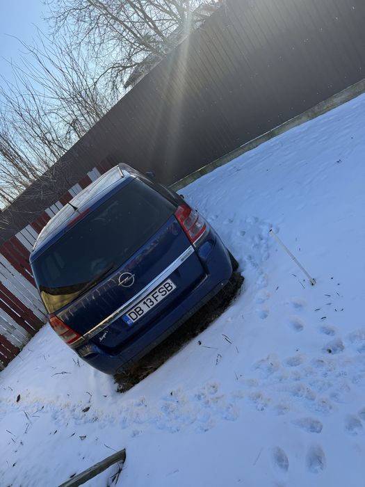 Dezmembrez opel Zafira 1.7Diesel