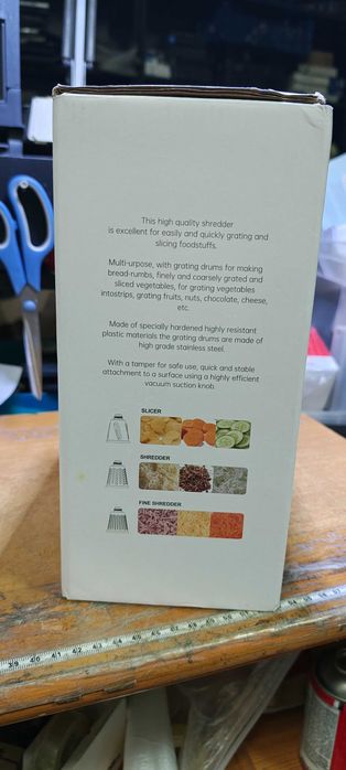 Razatoare manuala pentru fructe si legume cu 3 lame interschimbabile