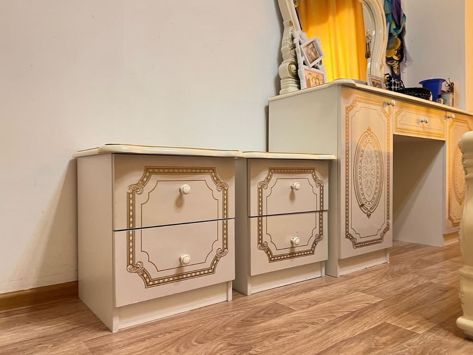 Спальный гарнитур