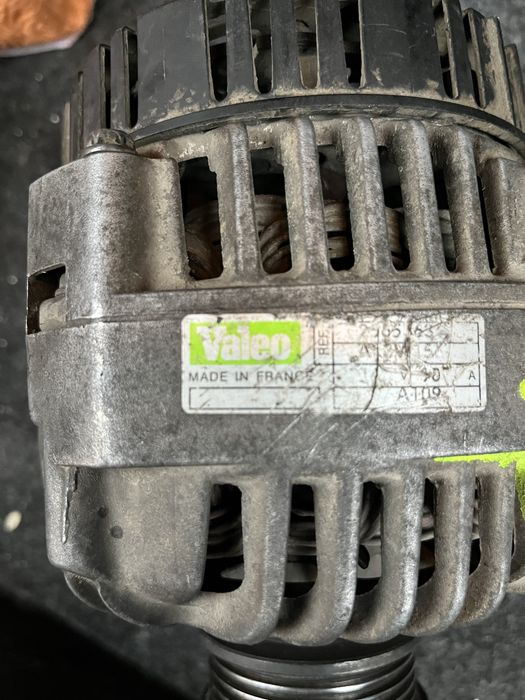 Продам генератор на passat