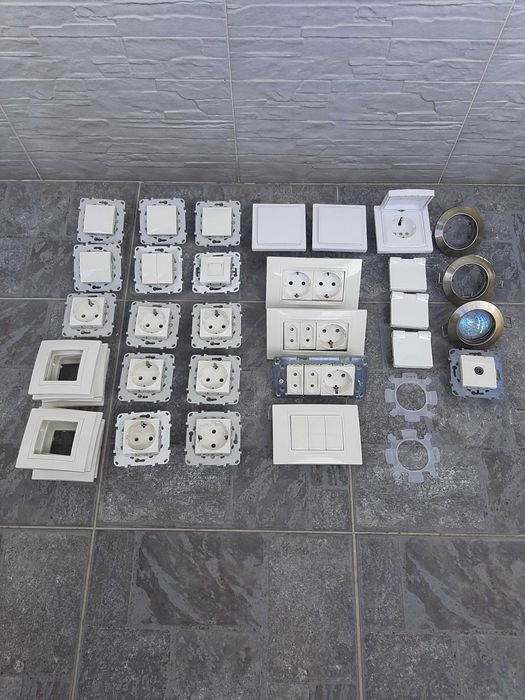 Контакти и ключове Schneider Electric Сешоар Johnson SHAVER 800 W