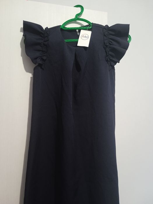 Продам новый школьный сарафан для девочки