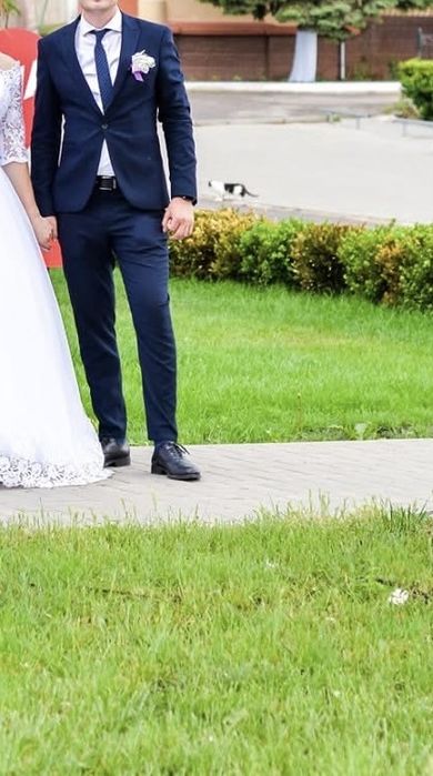 Мъжки костюм от сако и панталон Зара