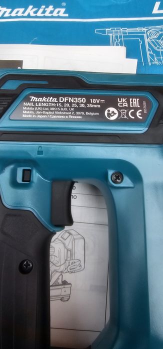pistol cuie fără cap makita dfn350