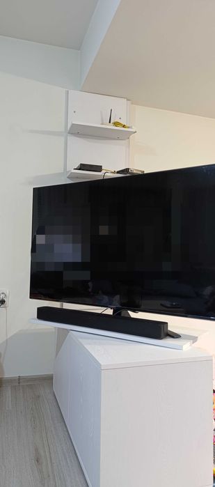 Продавам ТВ шкаф с въртящ се плот.