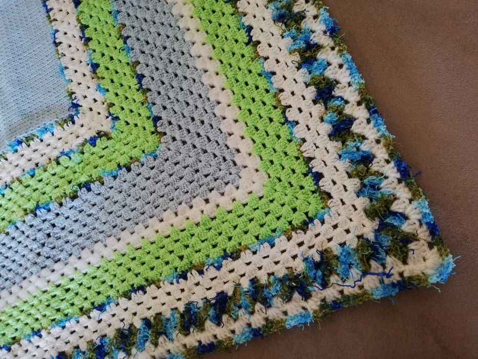 Бебешко одеало РЪЧНО плетиво НОВО с 3бр. закачалки РЪЧНА декорация