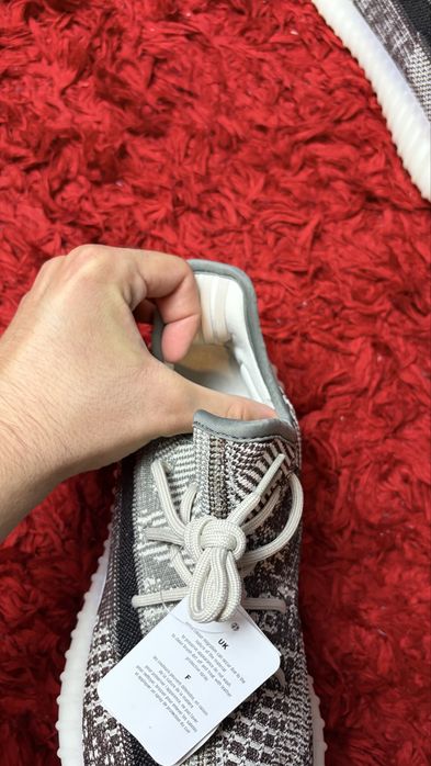 Adidasi Yeezy 350 Gri Noi