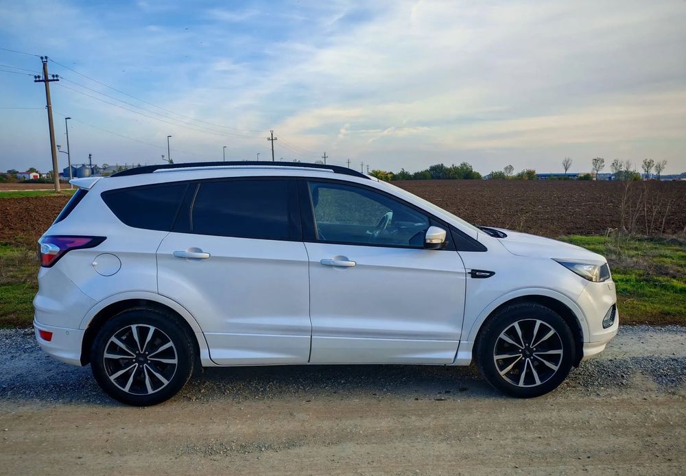 Ford Kuga Ford Kuga 1.5 EcoBoost 2WD Manuala  ST-Line Alb-Perlat