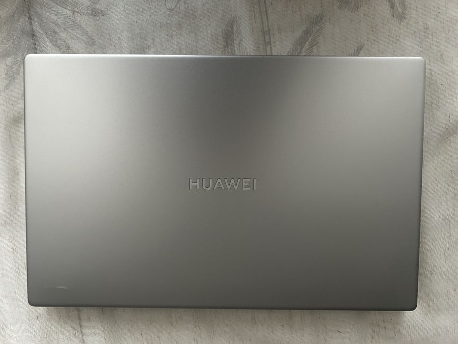 Huawei MateBook D15 – Intel i5 / 8 GB RAM / SSD 512 GB
