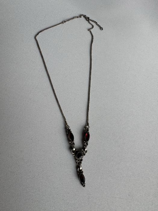Colier din argint si granate