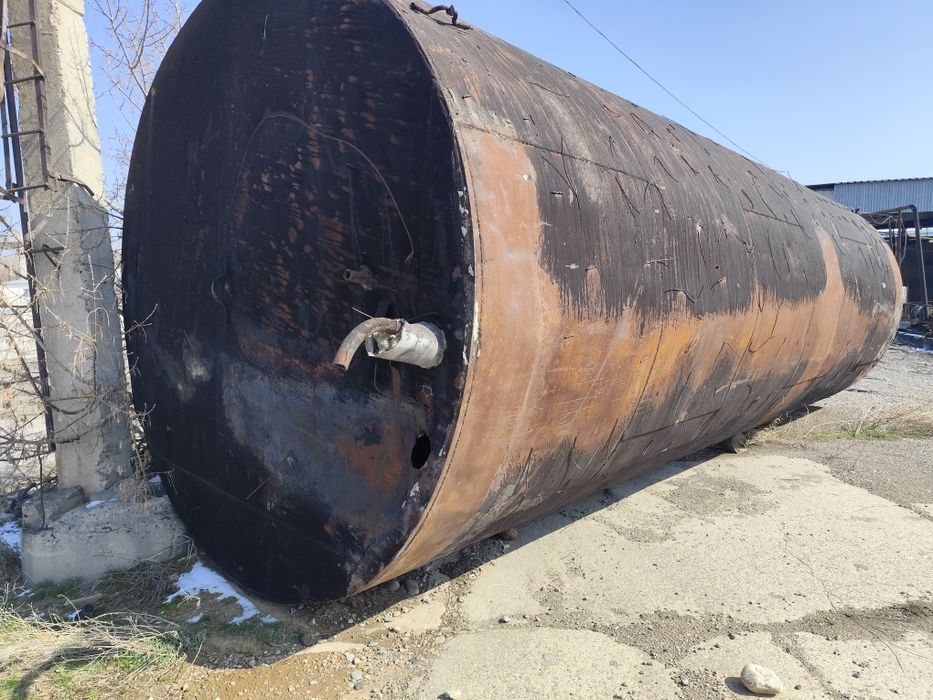 Емкость  75 куб 2 шт