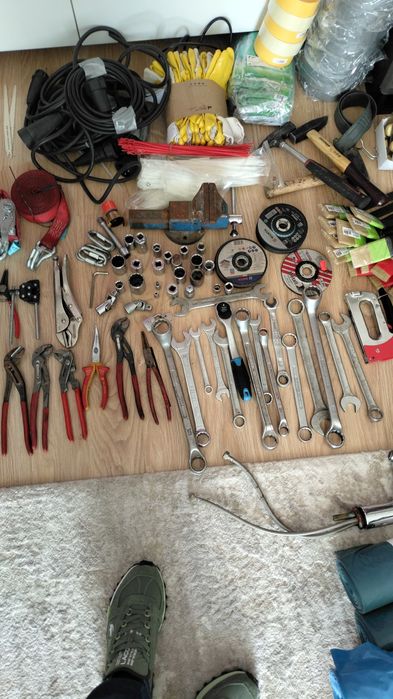 Vind cleștii instalator, preț negociabil