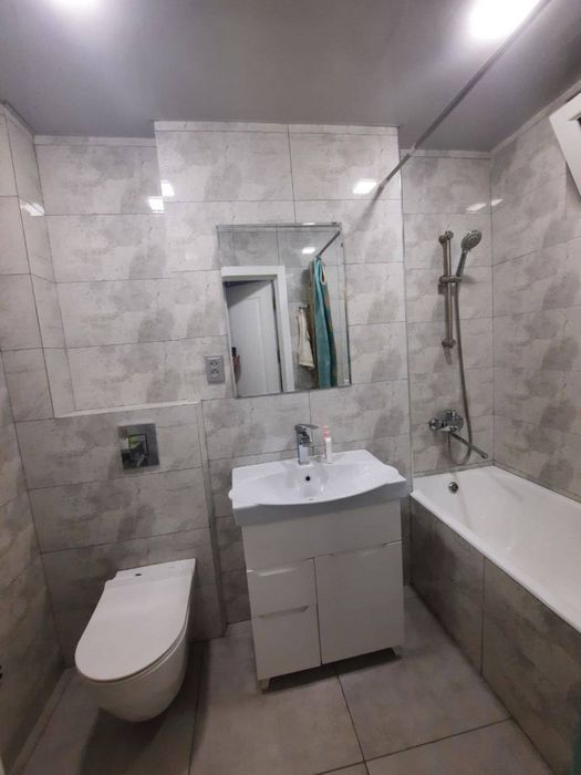 Ул. Бабура. 2/4/5. Кирпич.  2балкона. 60м2