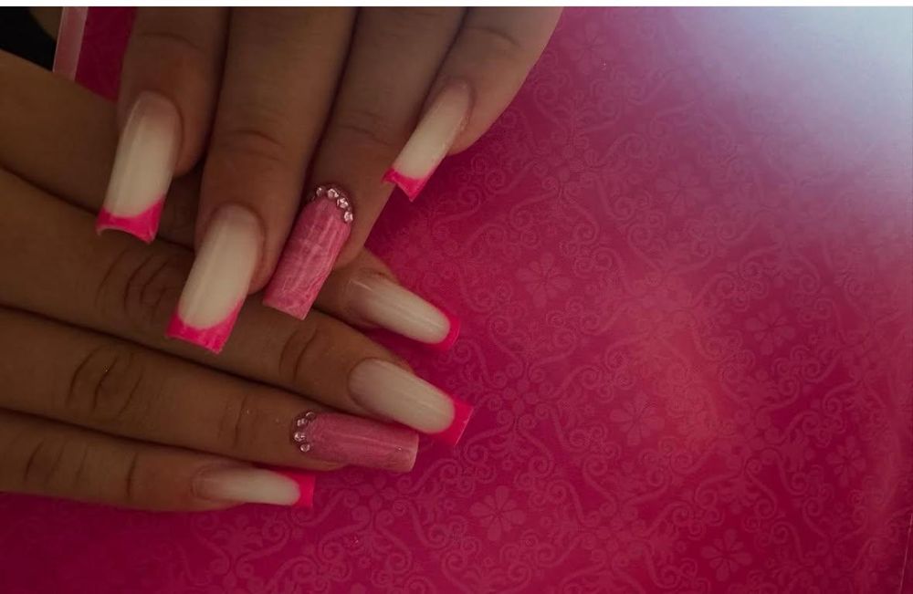 Manichiura și pedichiura la cel mai bun preț ! 50 lei