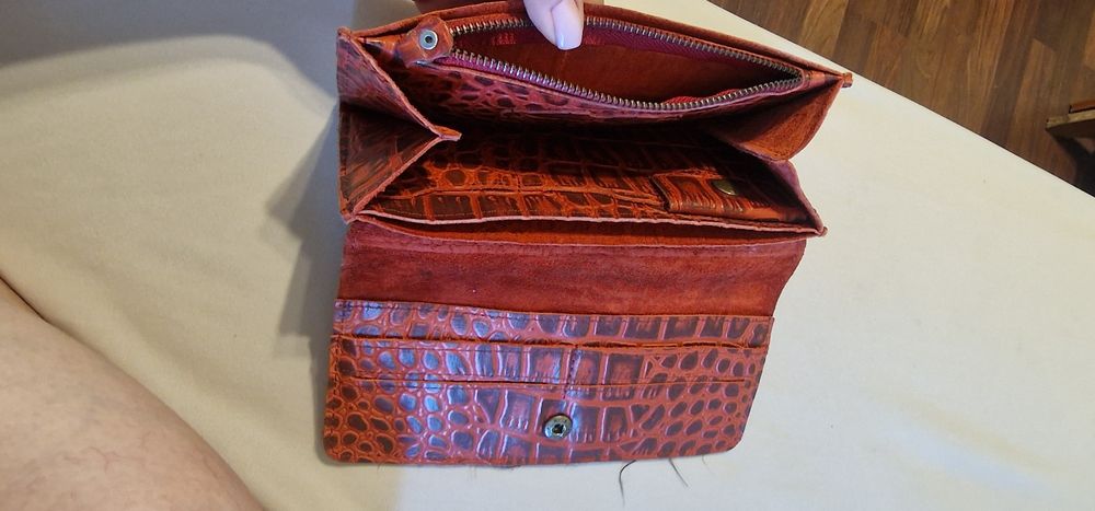 Продам кожанный кошелёк Kanishka