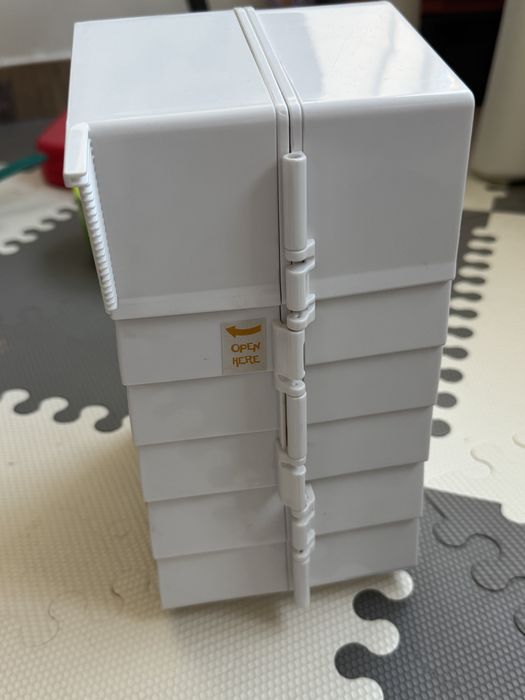 Vand Casuta The Hive