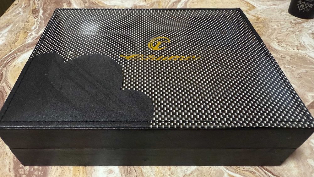 Set ,ceas ,curea ,mini lanterna led si pix ,totul la cutie cadou ,nou!