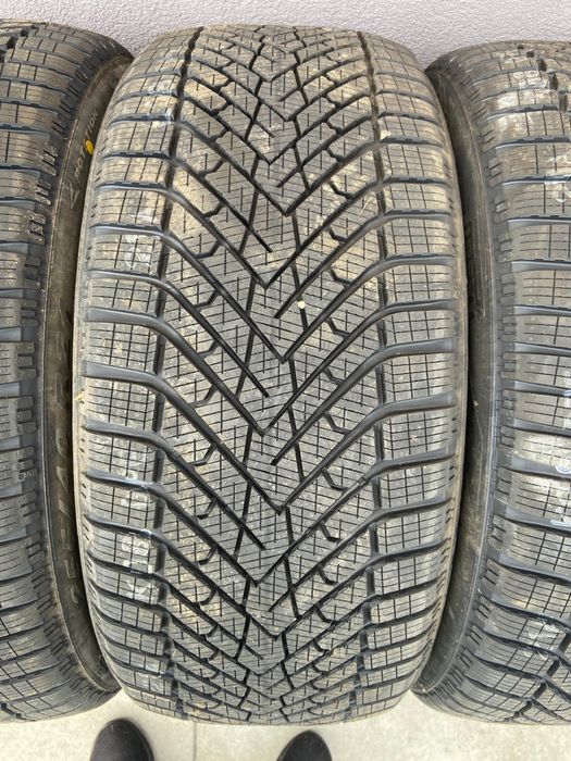 255 40 21 Anvelope de iarna noi Pirelli Scorpion Winter