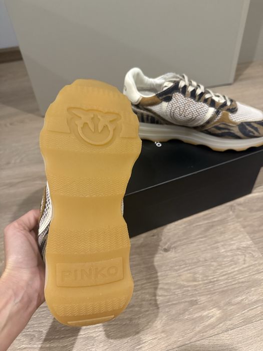 Маратонки  Pinko