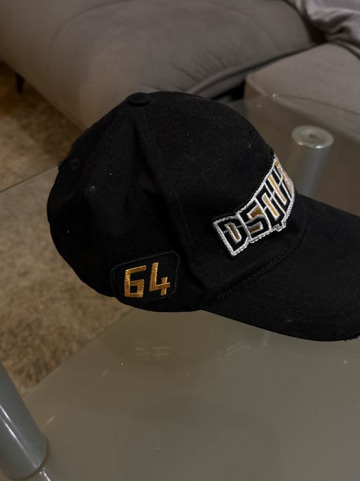 Шапка с козирка Dsquared