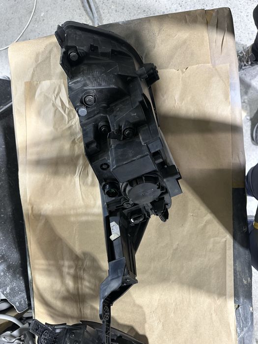 Kia Stonic Stonac Л и Д фар