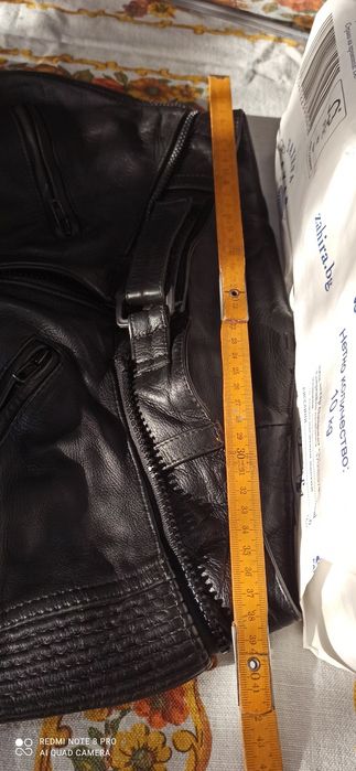 Якета и панталони за мотоциклет от естествена кожа.