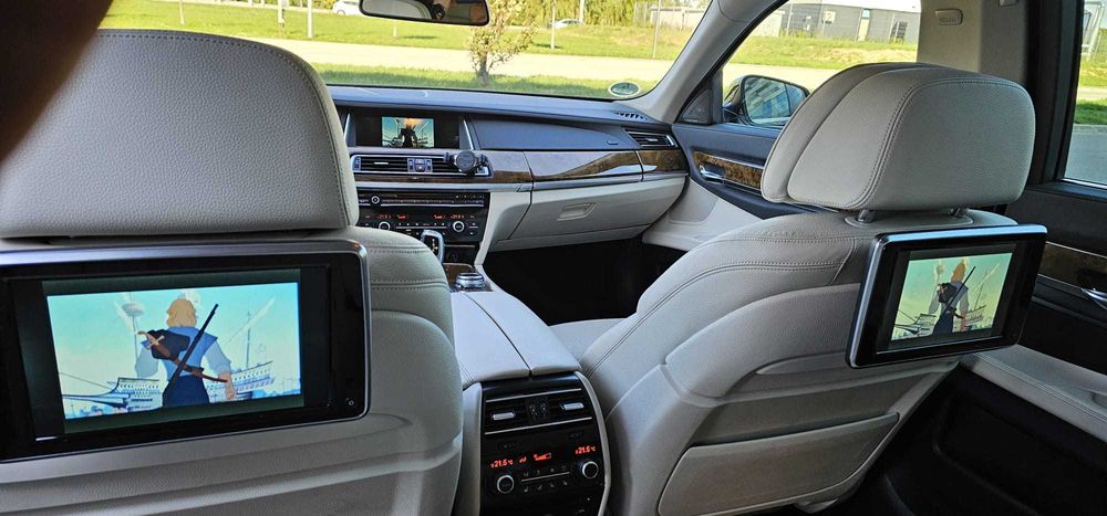 BMW 750 LD xDrive 381 CP