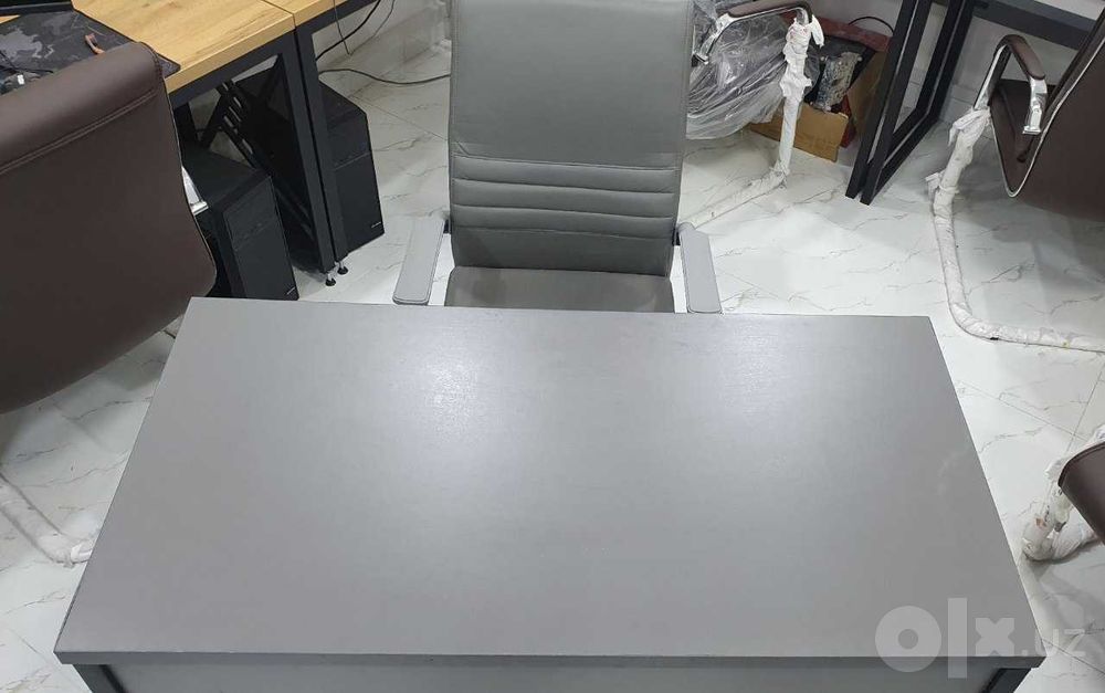 Ofis, O'quv markaz dars xonalari uchun stol kreslo bilan