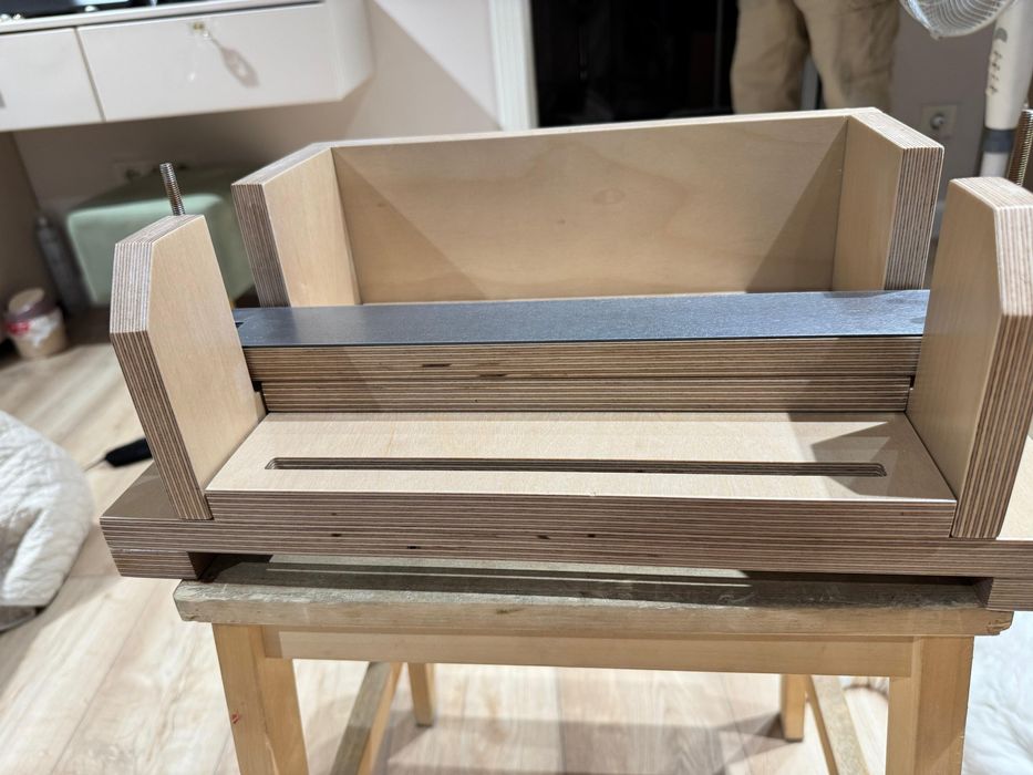 Станок для прошивки документов