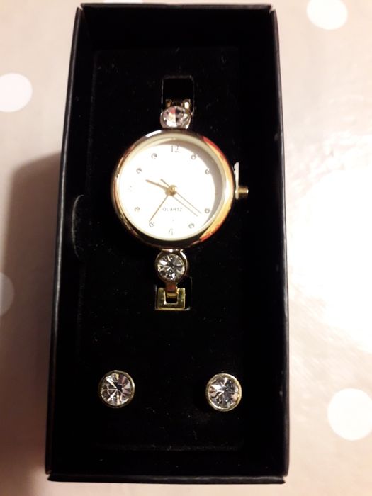 Ceas de damă cu cercei