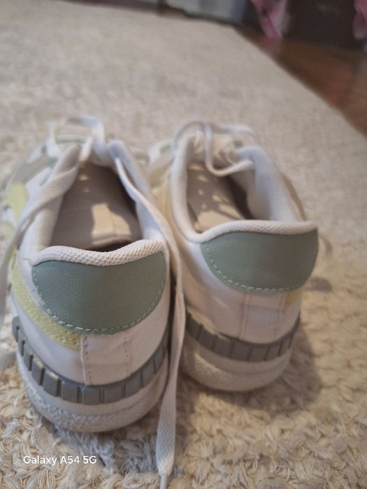 Маратонки номер 37