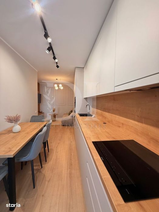 Apartament ultramodern / etaj intermediar / Zona Eroilor