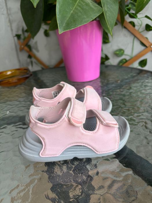 Детски сандали Adidas номер 21