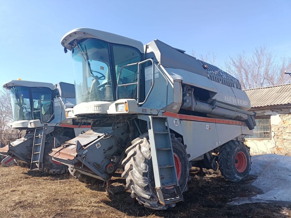 Продам 5 комбайнов 2006 года