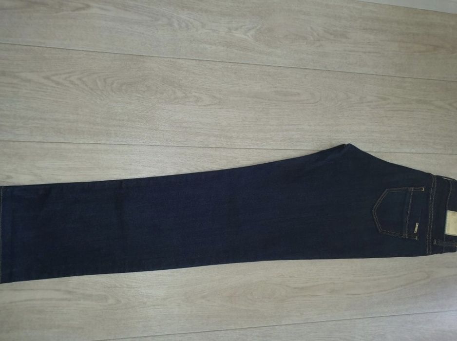 Продам джинсы женские