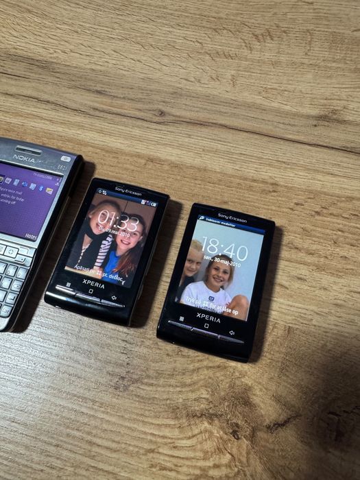 Vand 3 telefoane de colecție Nokia E61i Xperia X10mini