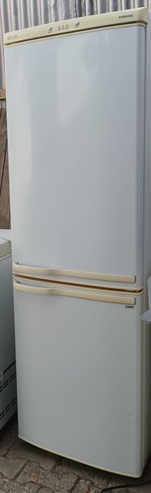 Холодильник двухкамерный