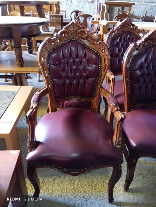 Бароков стол с дърворезба и кожа