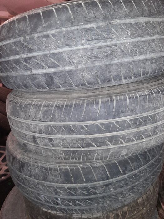 Продам 3 шины на R14