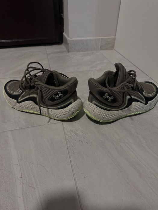 Adidasi Under Armour